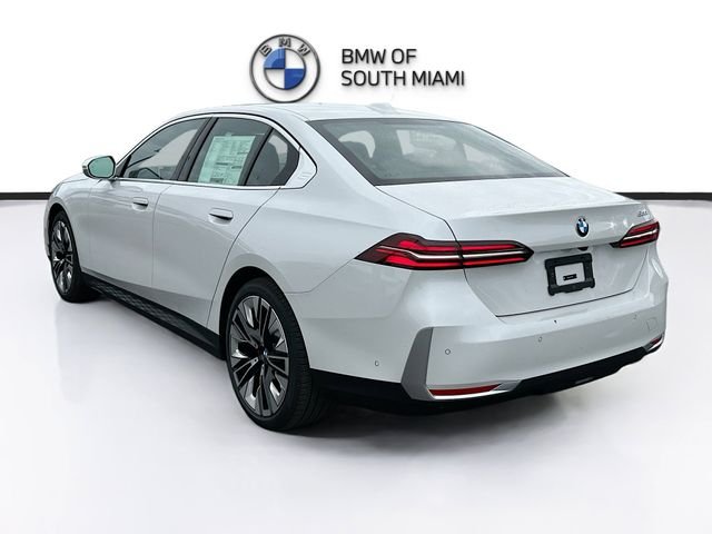 New 2026 White BMW 530i image 4