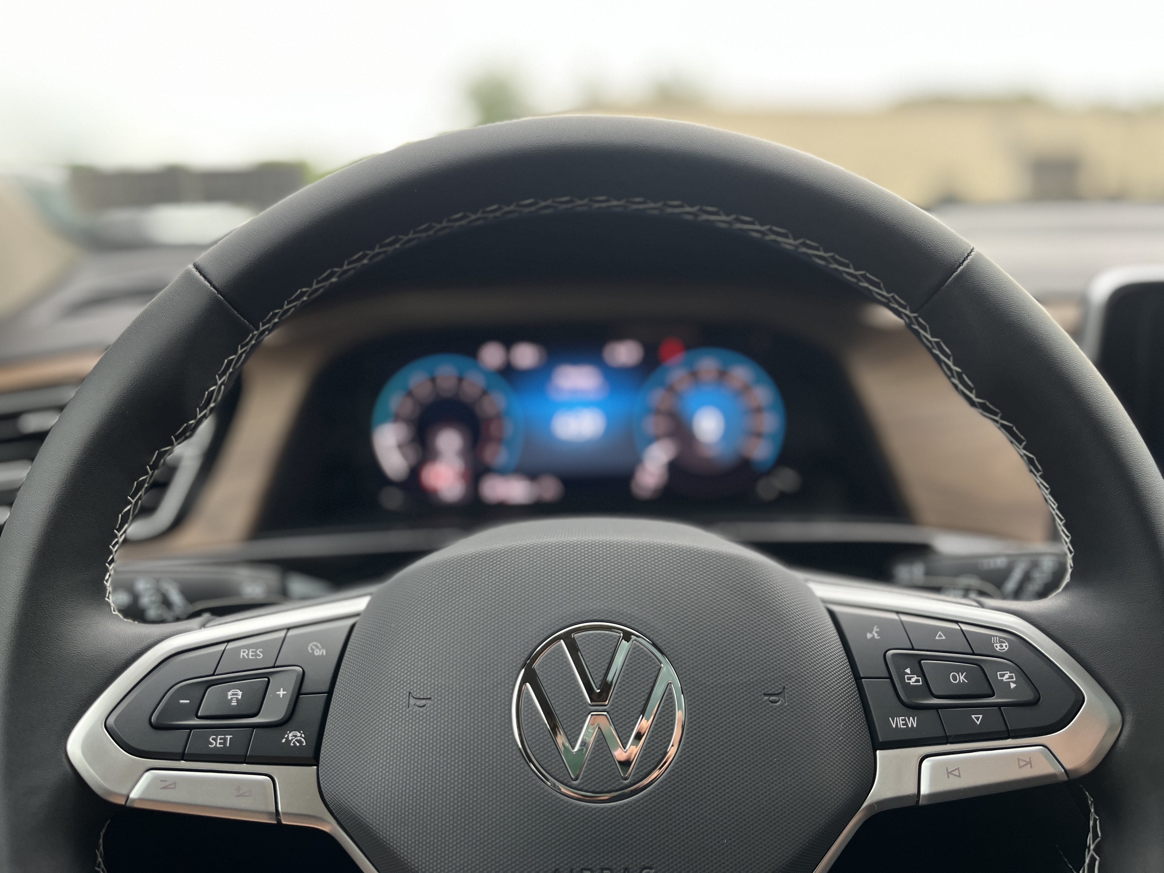 New 2026 Pure Gray Volkswagen 2.0T SE w/Technology image 21
