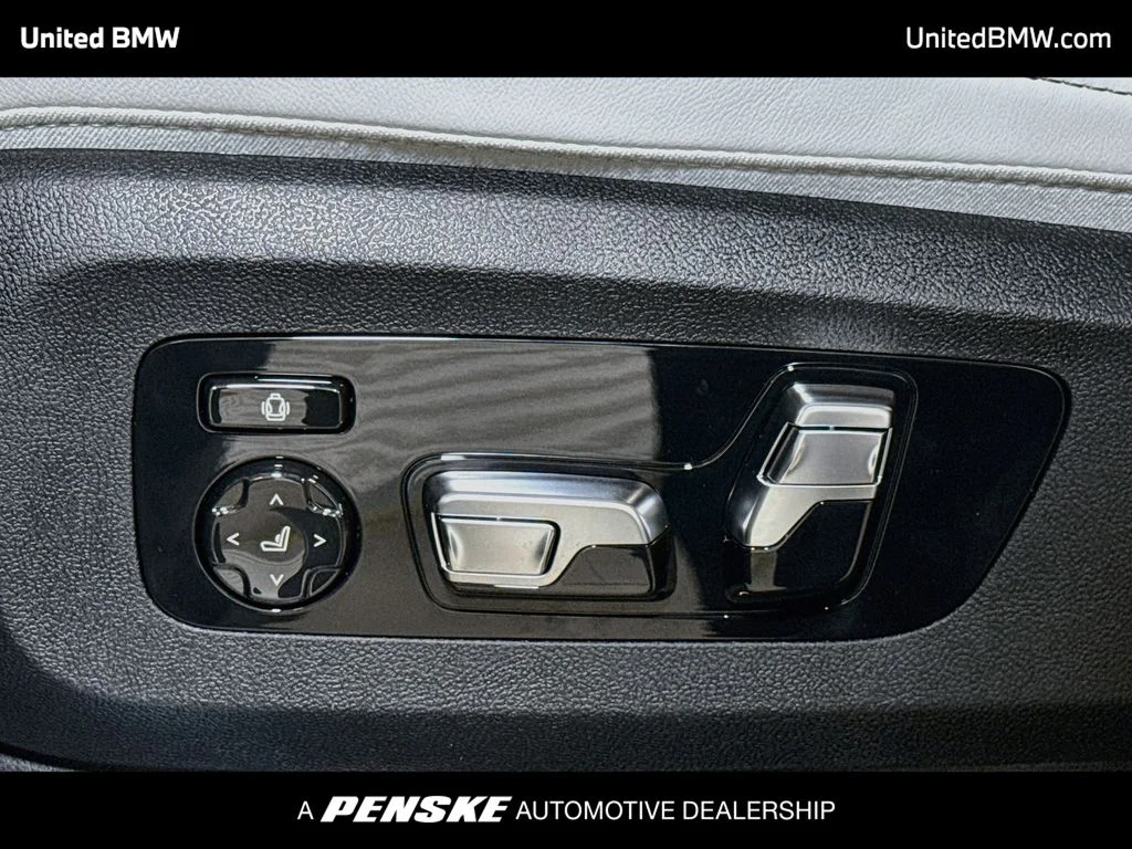 New 2026 Carbon Black Metallic BMW sDrive40i image 4