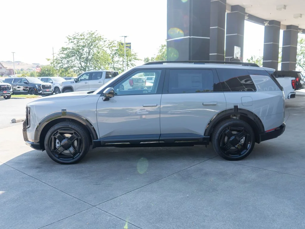 New 2027 Wolf Gray Kia X-LINE SX image 4