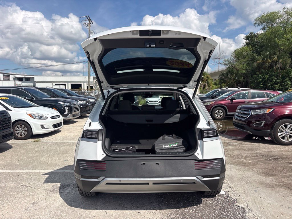 Used 2024 White Hyundai SEL image 15