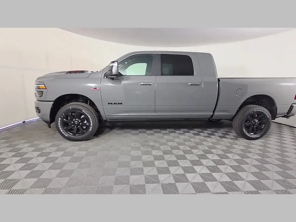 New 2026 Ceramic Gray Clear-Coat Exterior Paint RAM Laramie image 35