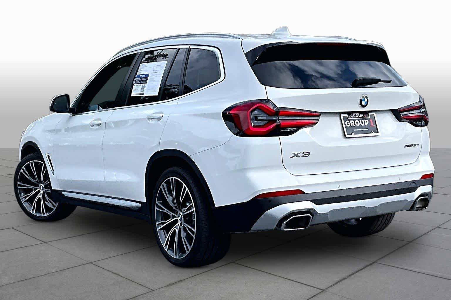 Used 2024 Alpine White BMW sDrive30i image 12