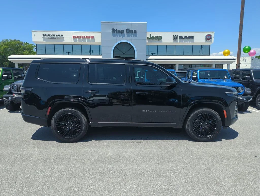 New 2026 High Gloss Black Exterior Paint Jeep Limited Reserve image 8