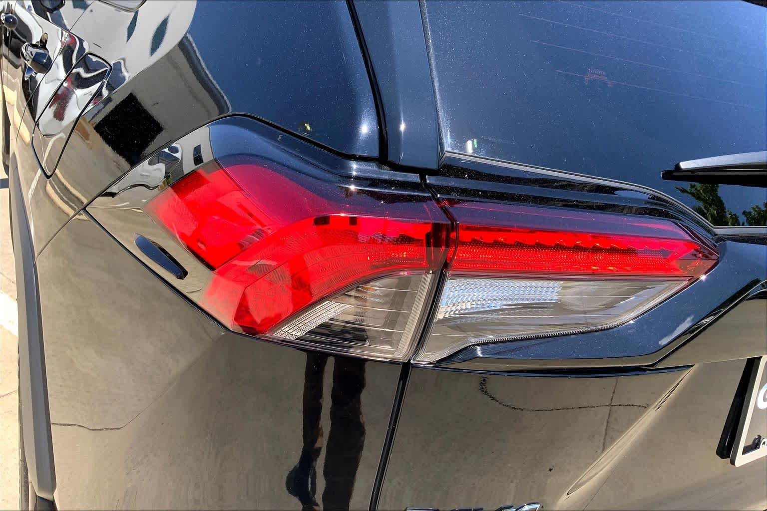 2024 Toyota RAV4 XLE - Photo 28