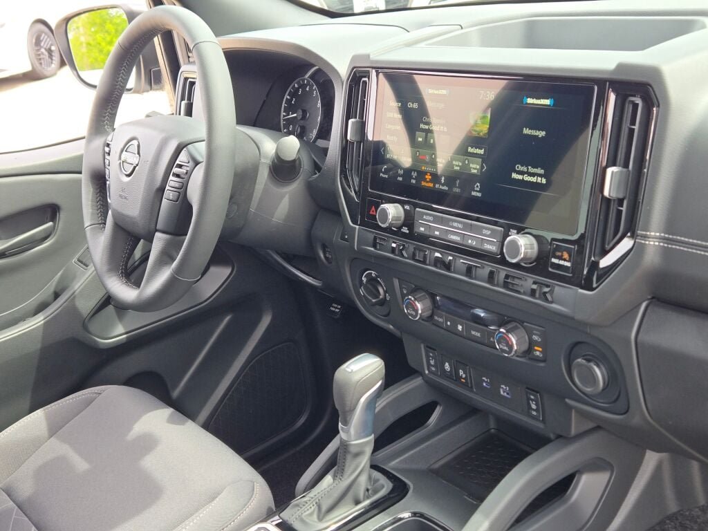 New 2026 Glacier White Nissan Crew Cab SV image 5