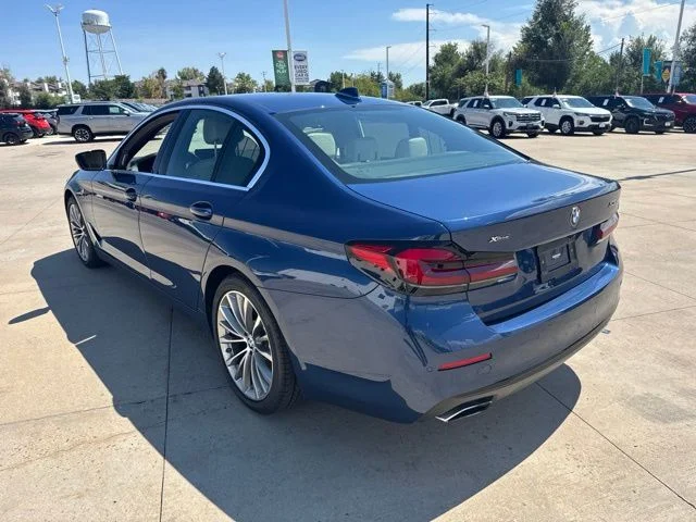 Used 2022 Blue BMW 530i xDrive image 7