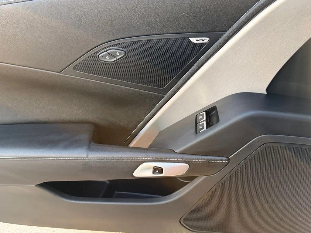 Used 2019 White Chevrolet Stingray image 23