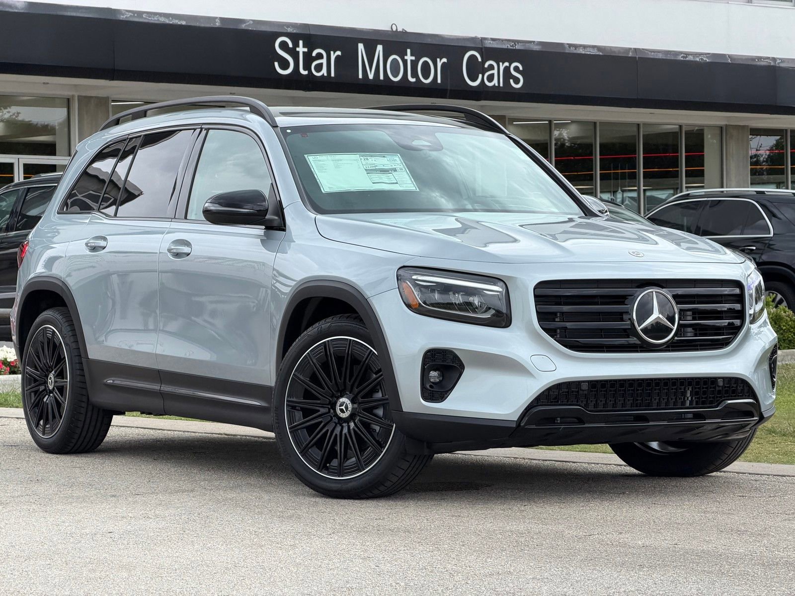 New 2026 Cirrus Silver Metallic Mercedes-Benz GLB 250 image 23