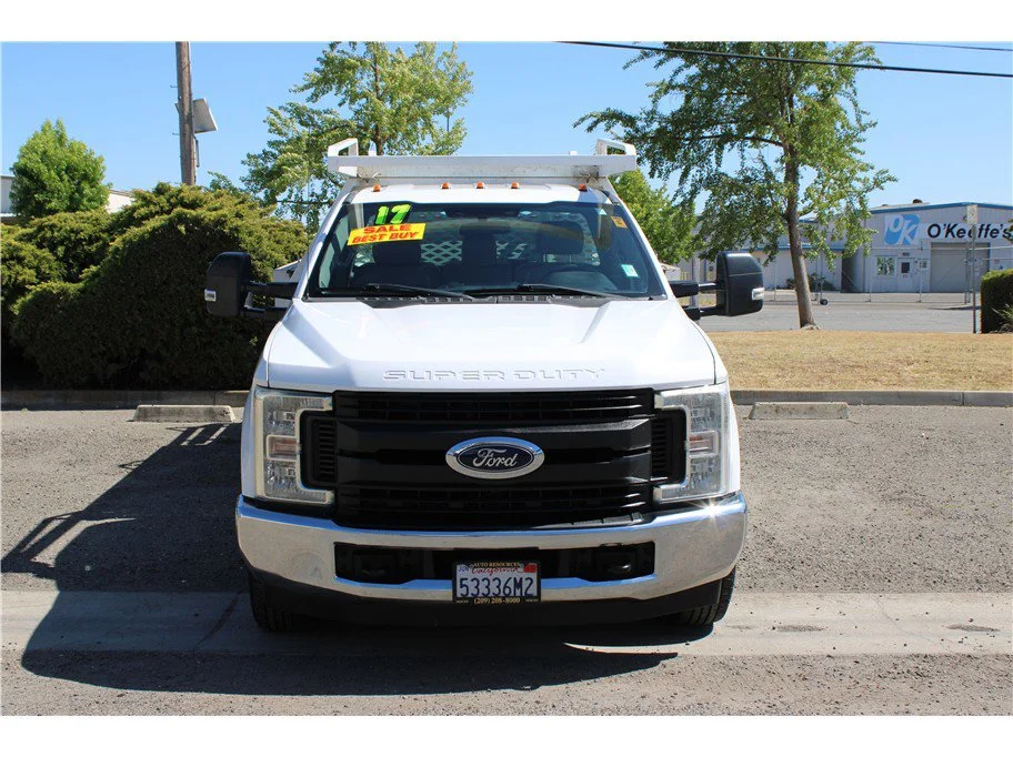 Used 2017 White Ford XL Cab & Chassis 4D image 2