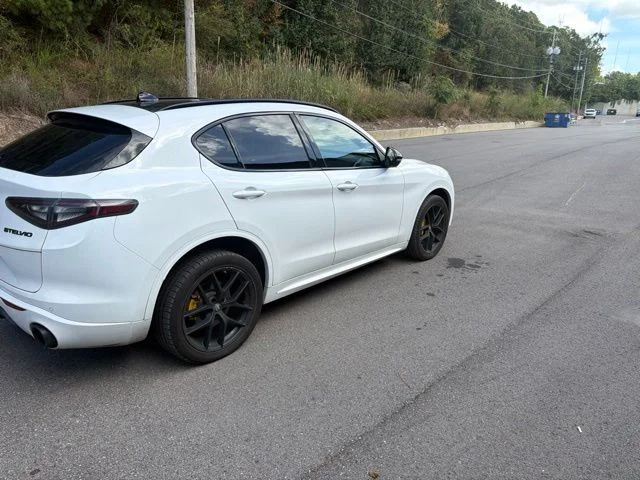 Used 2021 White Alfa Romeo Ti Sport image 6