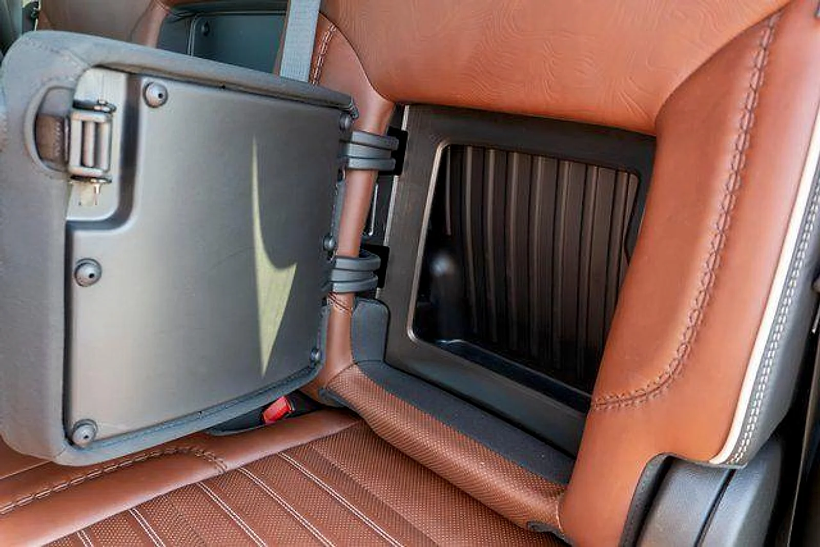 Used 2023  GMC Denali Ultimate image 13