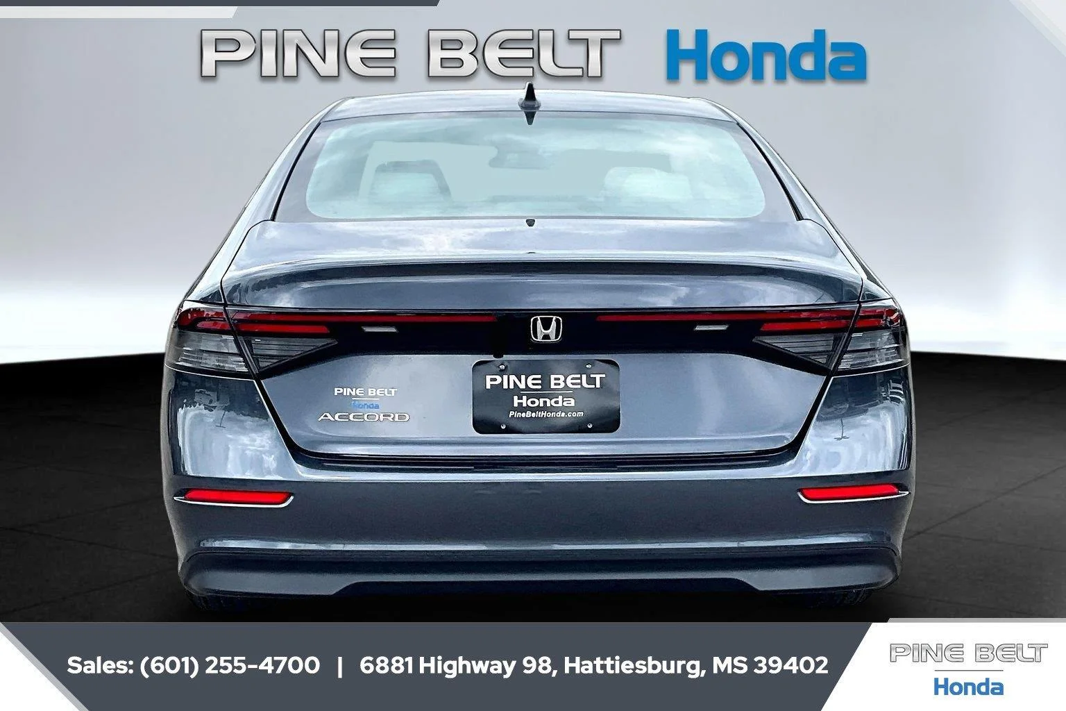 Used 2025 Meteorite Gray Metallic Honda LX image 4