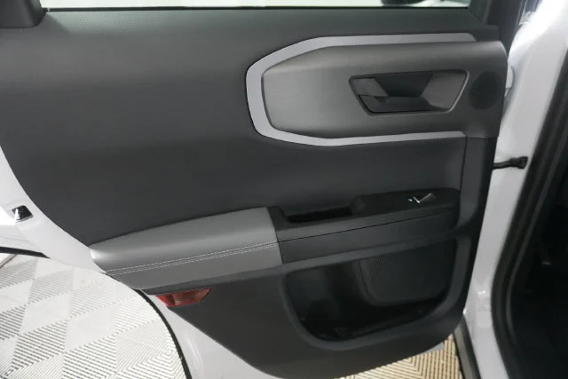 Certified Used 2025 Oxford White Ford Badlands image 31