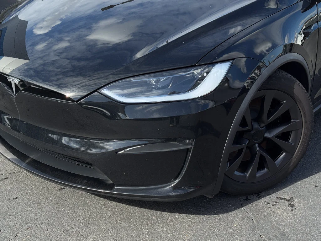 Used 2024  Tesla NA image 3