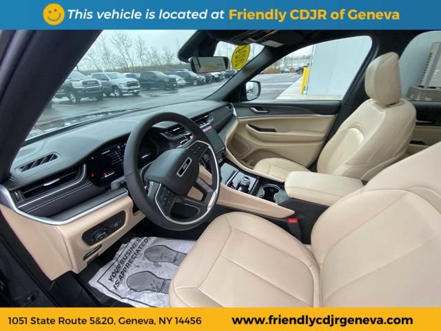 Used 2025 Gray Jeep Limited image 15