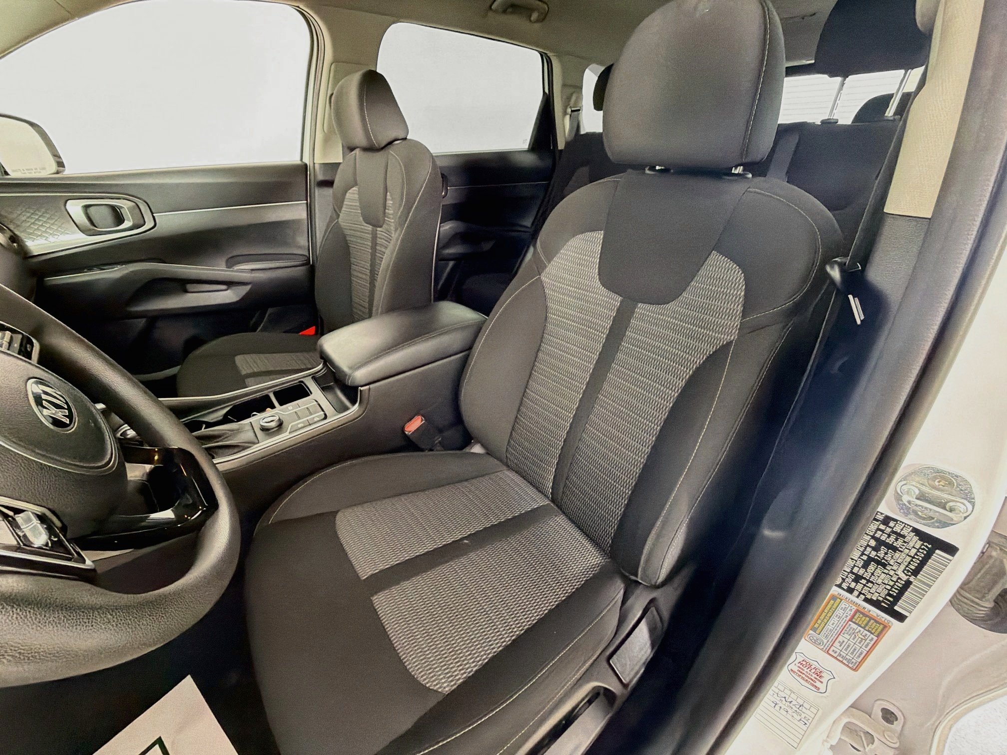 2021 Kia Sorento LX - Photo 19