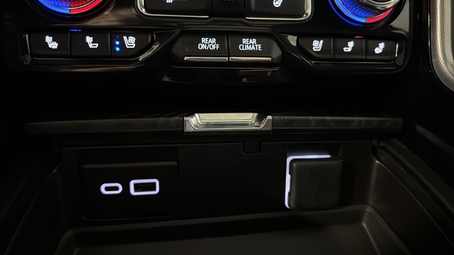 Used 2024 Onyx Black GMC Denali image 20