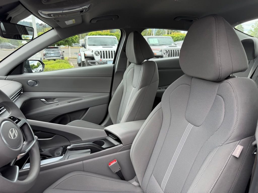 Used 2024 Abyss Black Hyundai SE image 14
