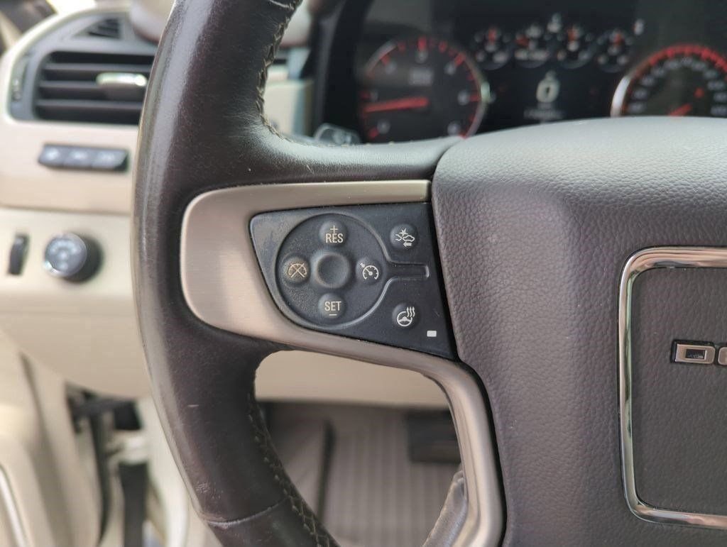 Used 2015 White GMC Denali image 21