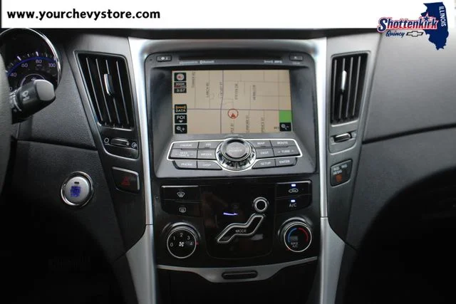 Used 2011 Black Hyundai SE image 25