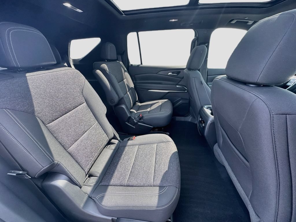 New 2027 Polar White Tricoat Chevrolet LT image 31