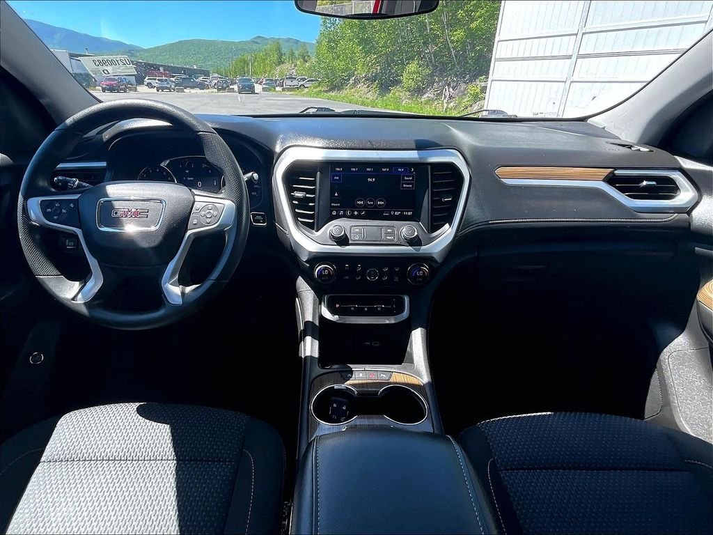 Used 2023 Volcanic Red Tintcoat GMC SLE image 22