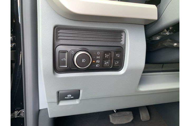 New 2026 Agate Black Metallic Ford XLT image 12