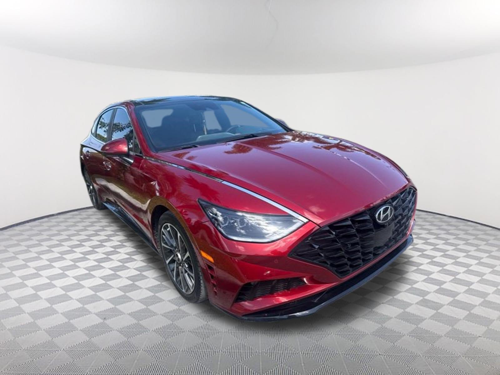 Used 2023 Ultimate Red Hyundai Limited image 3