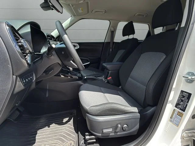 Used 2023 White Kia S image 12