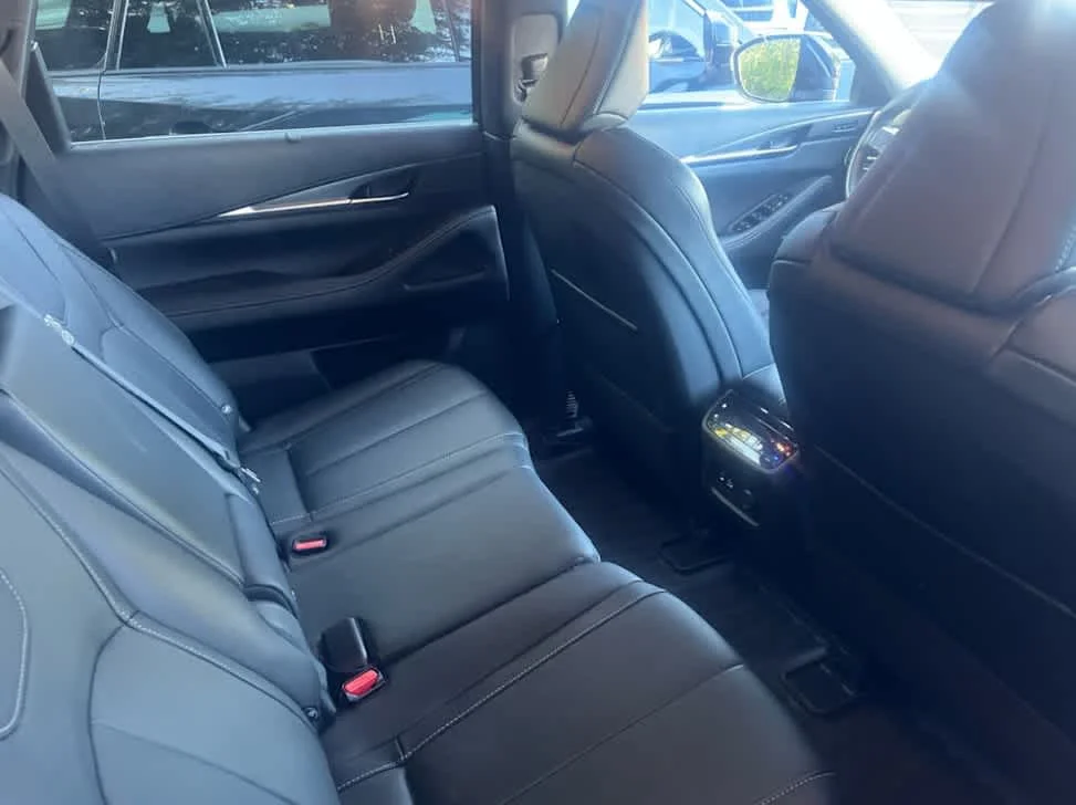 Certified Used 2024 Grand Blue INFINITI LUXE image 5