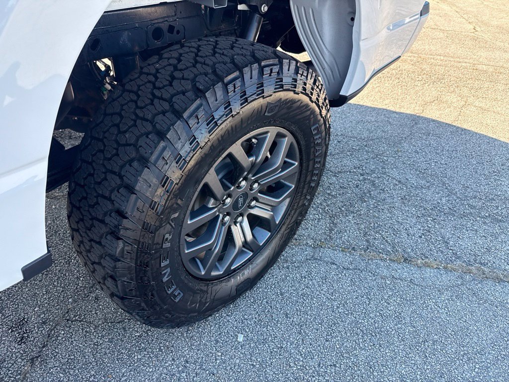New 2026 Oxford White Ford Tremor® image 15