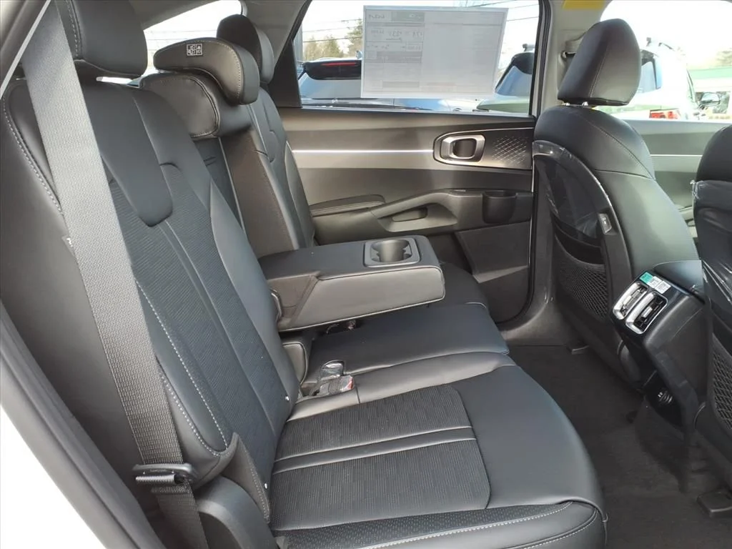2026 Kia Sorento EX PHEV - Photo 9