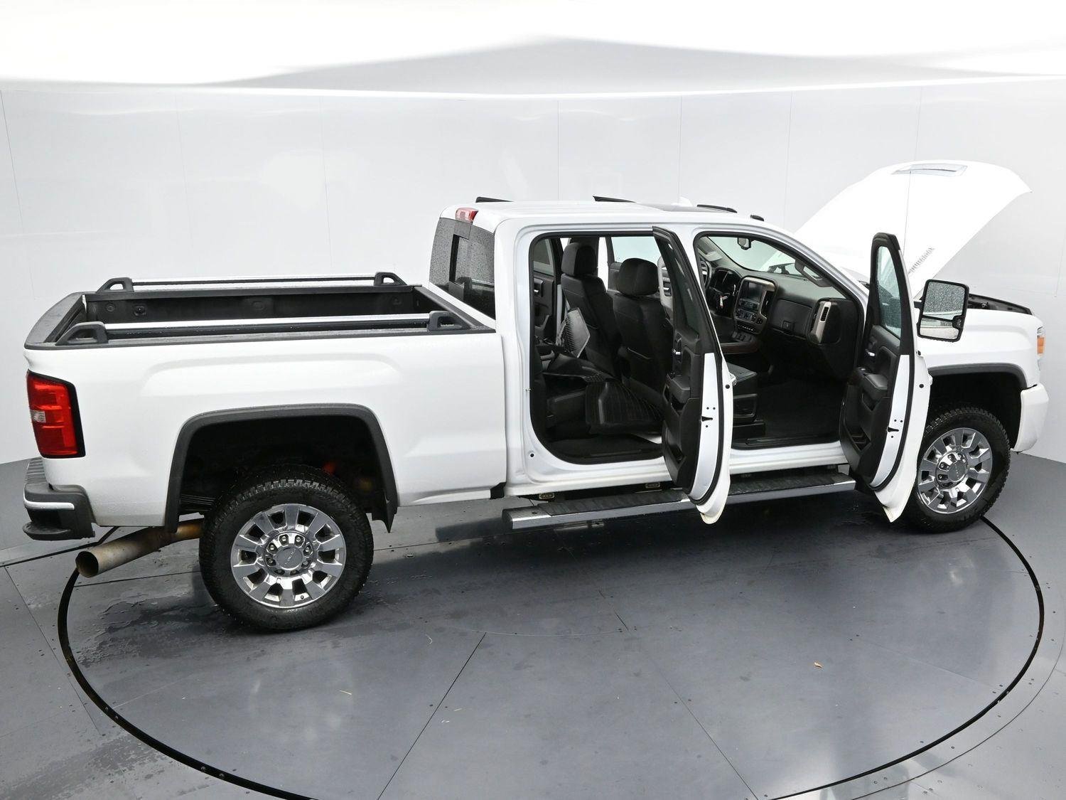Used 2019 Summit White GMC Denali image 39
