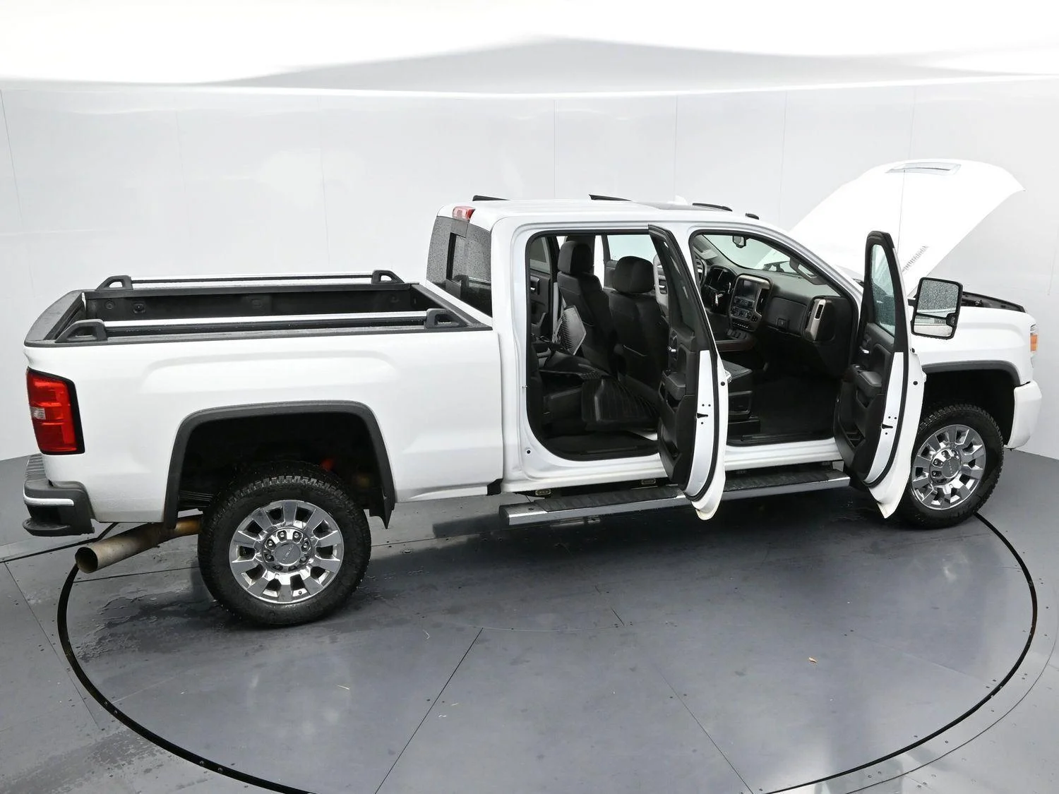 Used 2019 Summit White GMC Denali image 39