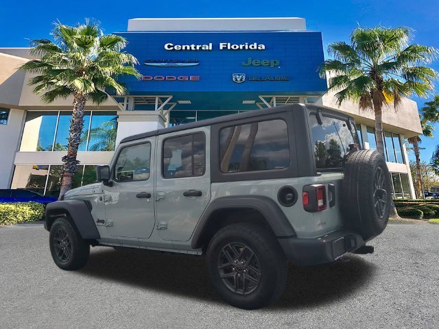 Certified Used 2024  Jeep Sport S image 7
