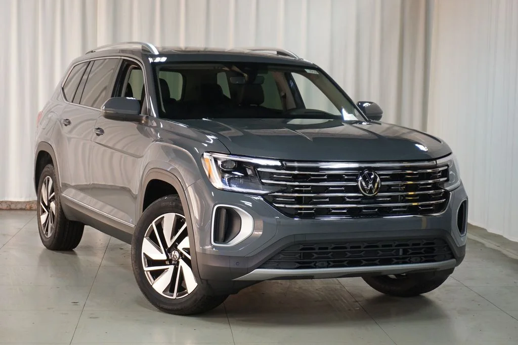 New 2026 Pure Gray Volkswagen SEL image 2