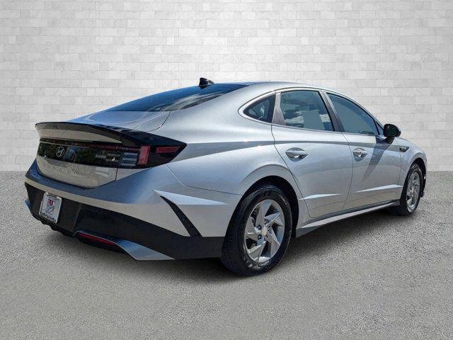 New 2026 Aero Silver Hyundai SE image 27