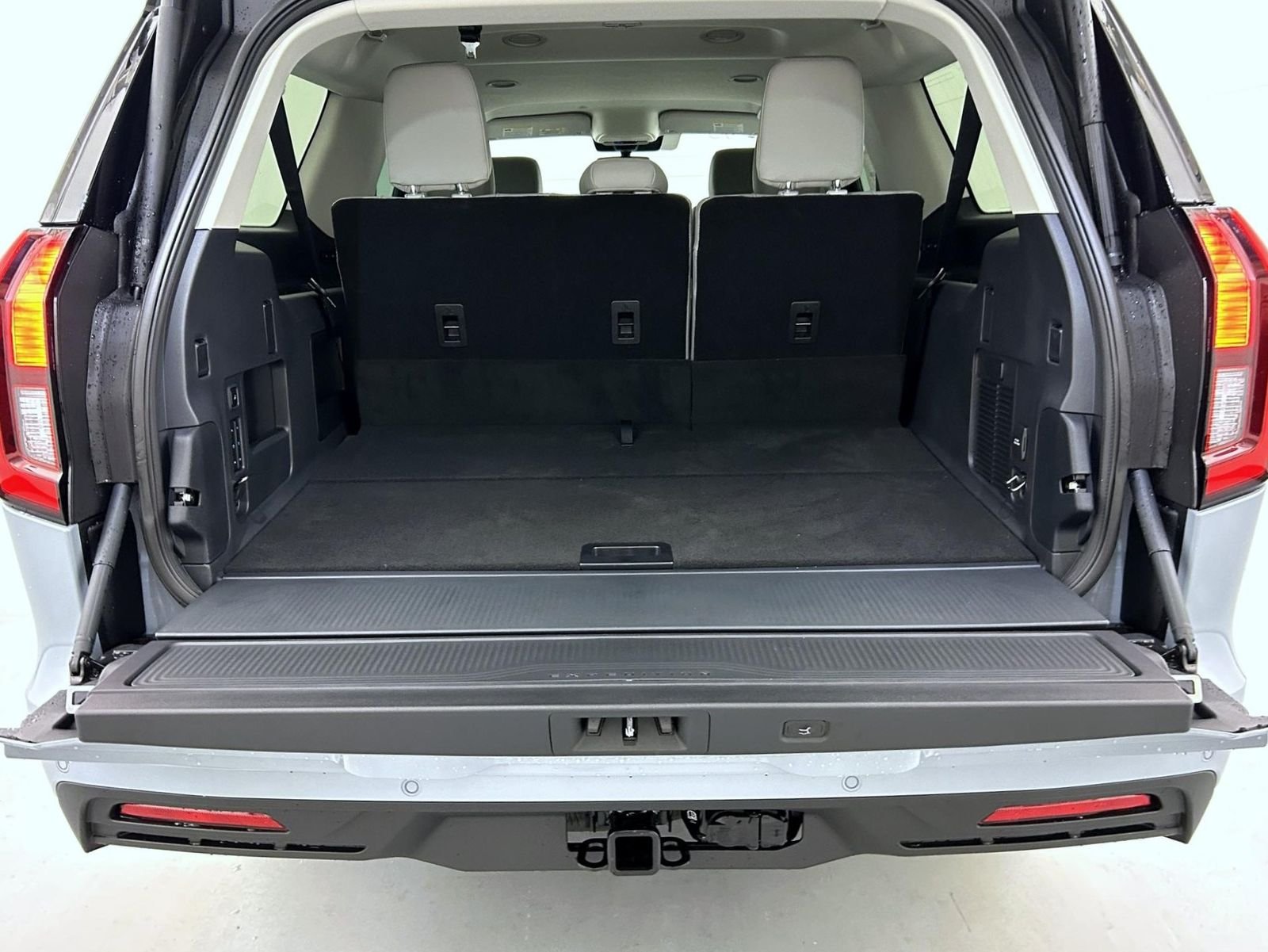 New 2027 Glacier Gray Metallic Tri-Coat Ford Active image 24