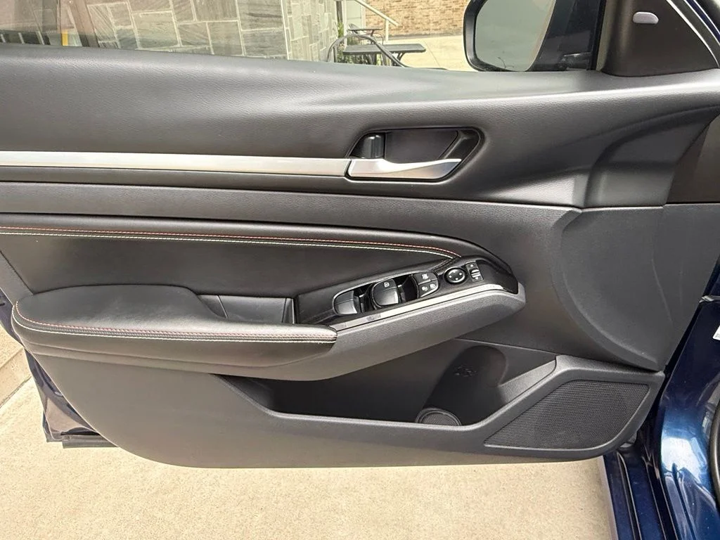 Used 2023 Blue Nissan 2.0 SR image 14