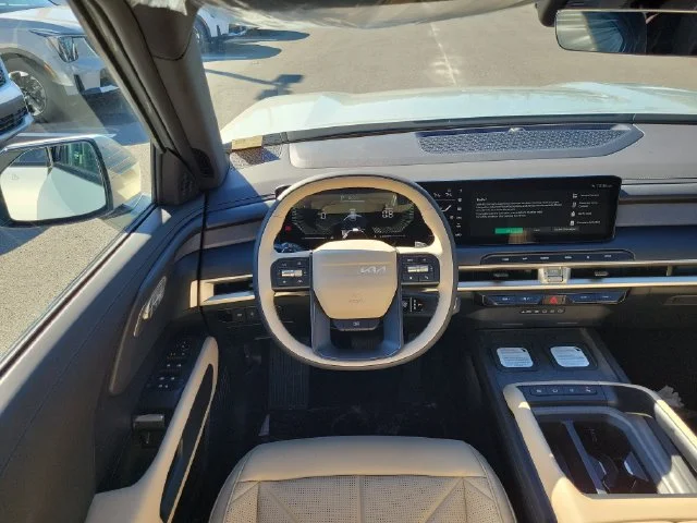 New 2027 Ivory Silver Kia EX image 9