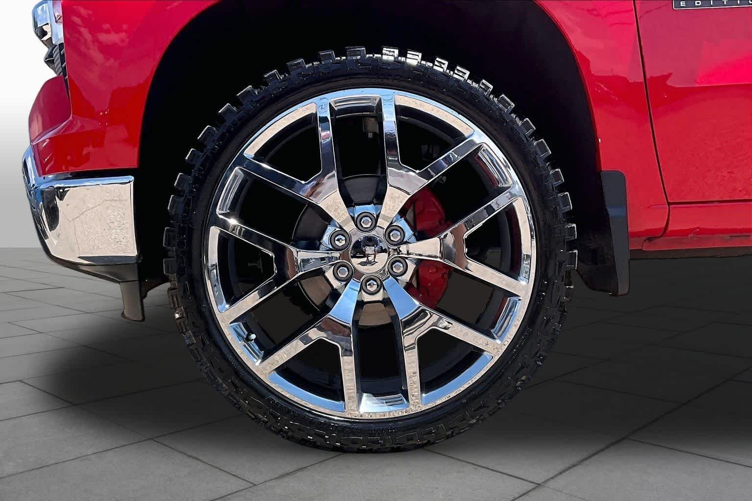 Used 2022 Red Chevrolet LT image 11