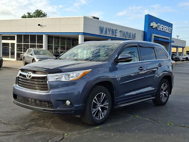 Used 2016 Blue Toyota XLE V6 image 3
