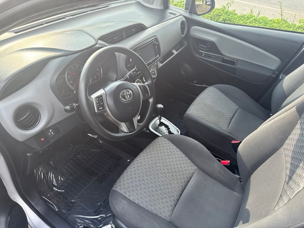Used 2017 Silver Toyota L image 10