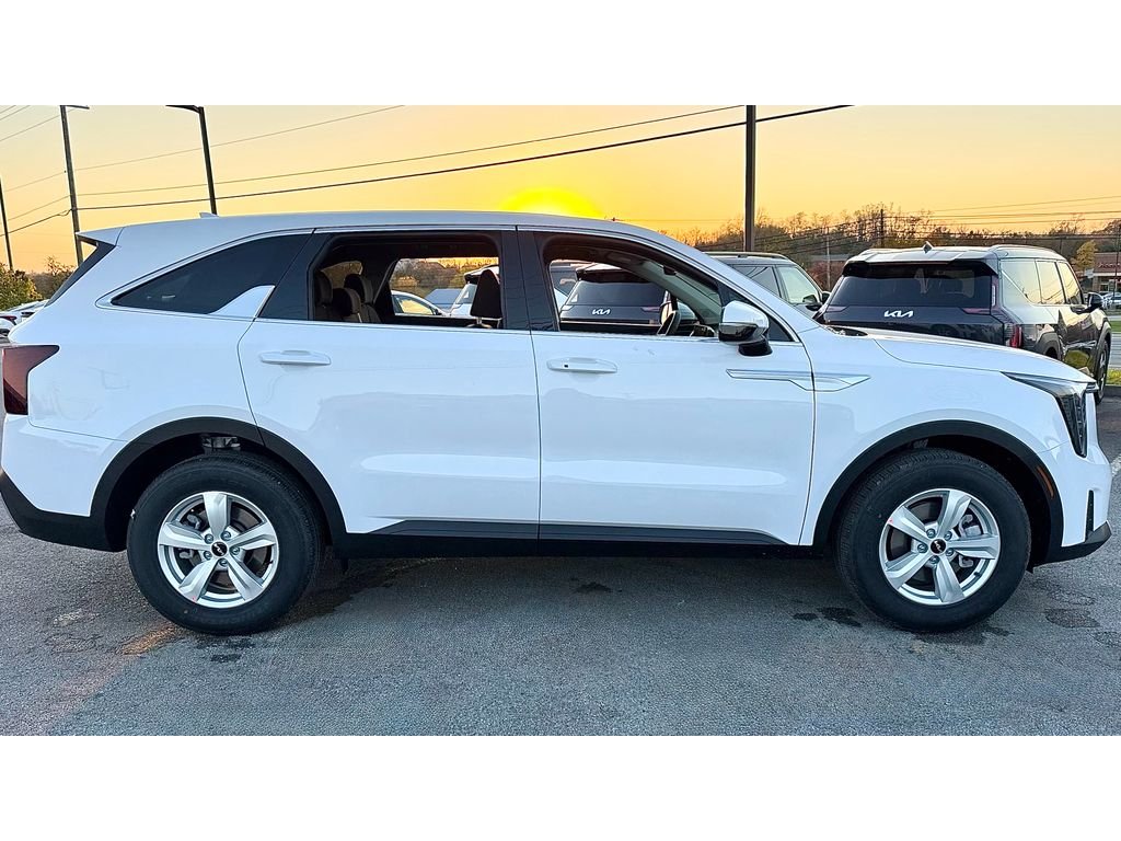 New 2026 Glacial White Pearl Kia LX image 3