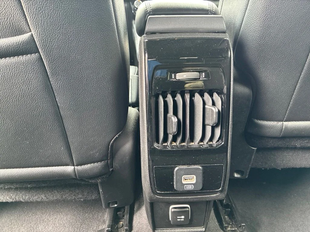 Used 2024 Black Jeep Latitude image 21
