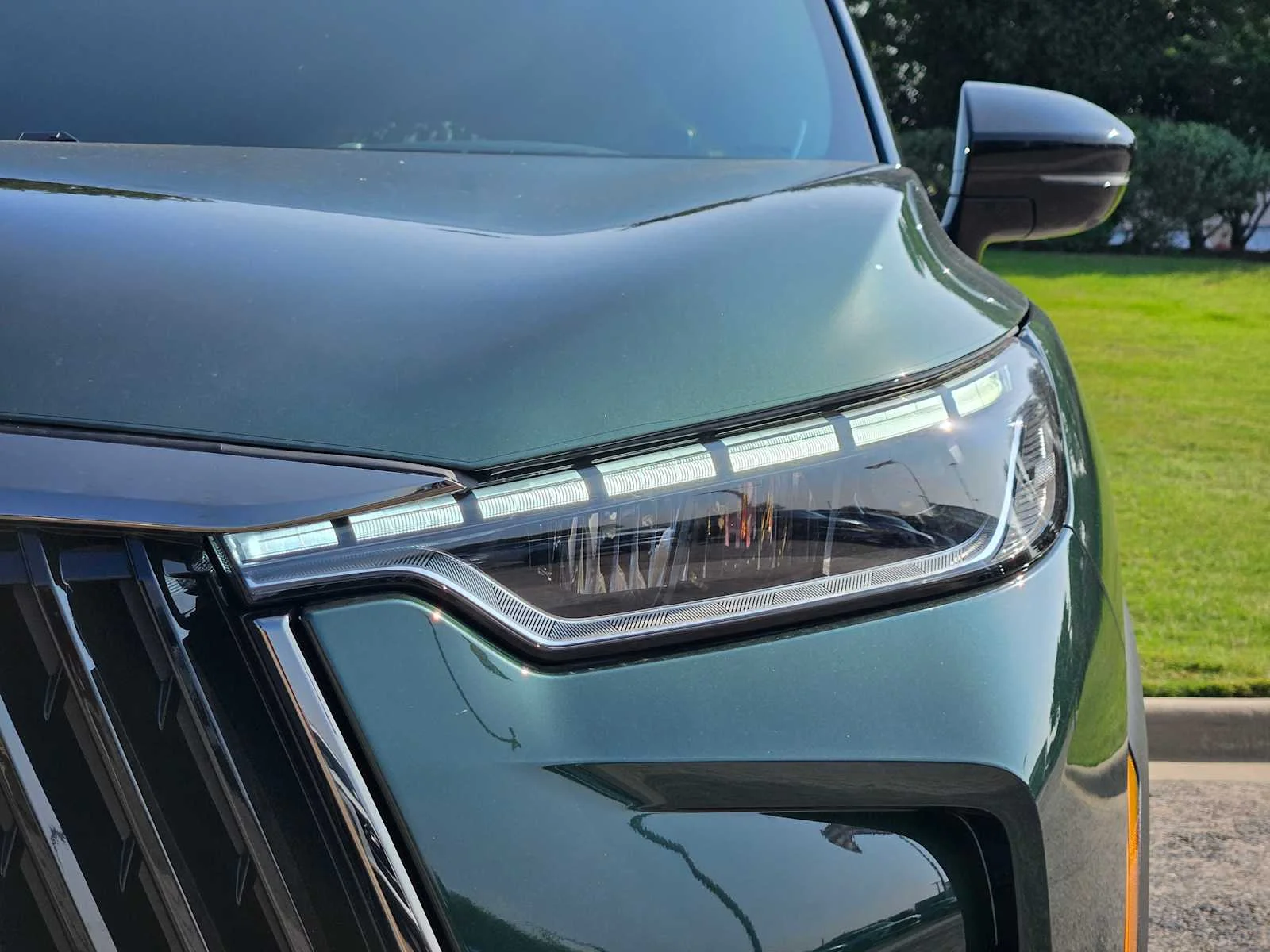 New 2027 2T DEEP EMRLD INFINITI Autograph AWD image 6