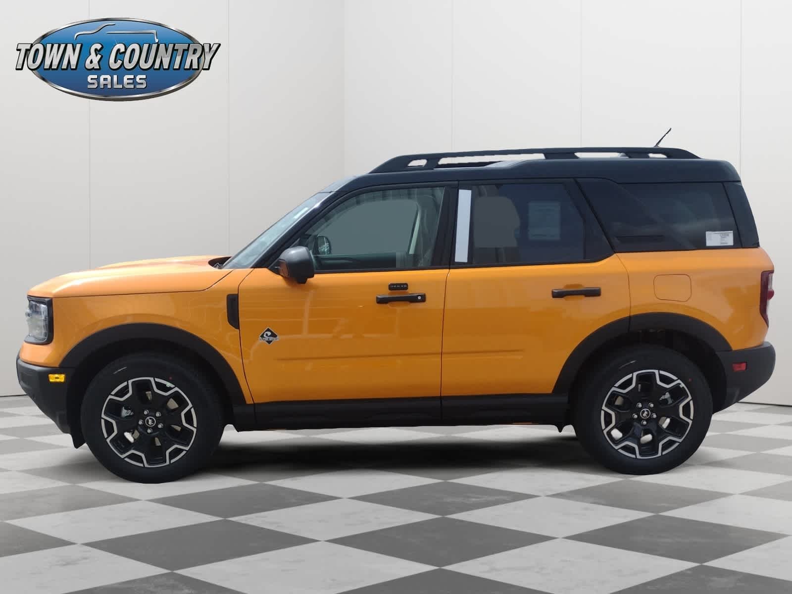 New 2026 Orange Fury Metallic Tri-Coat Ford Outer Banks image 4