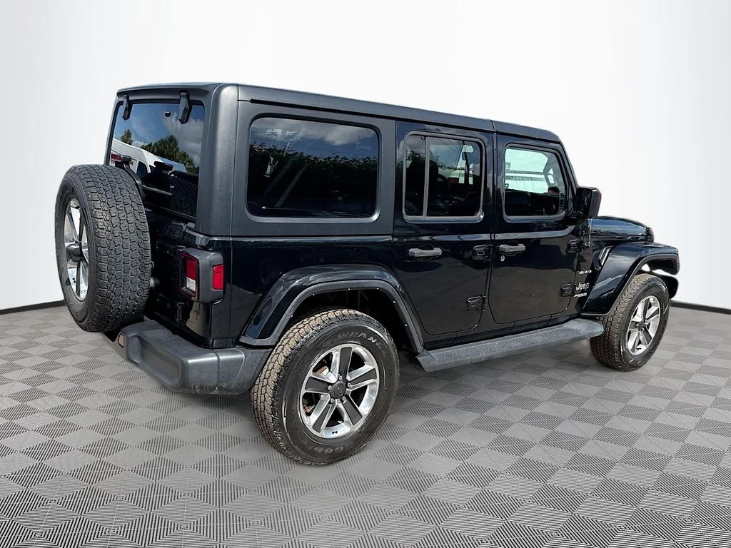 Used 2022 Black Jeep Unlimited Sahara image 6