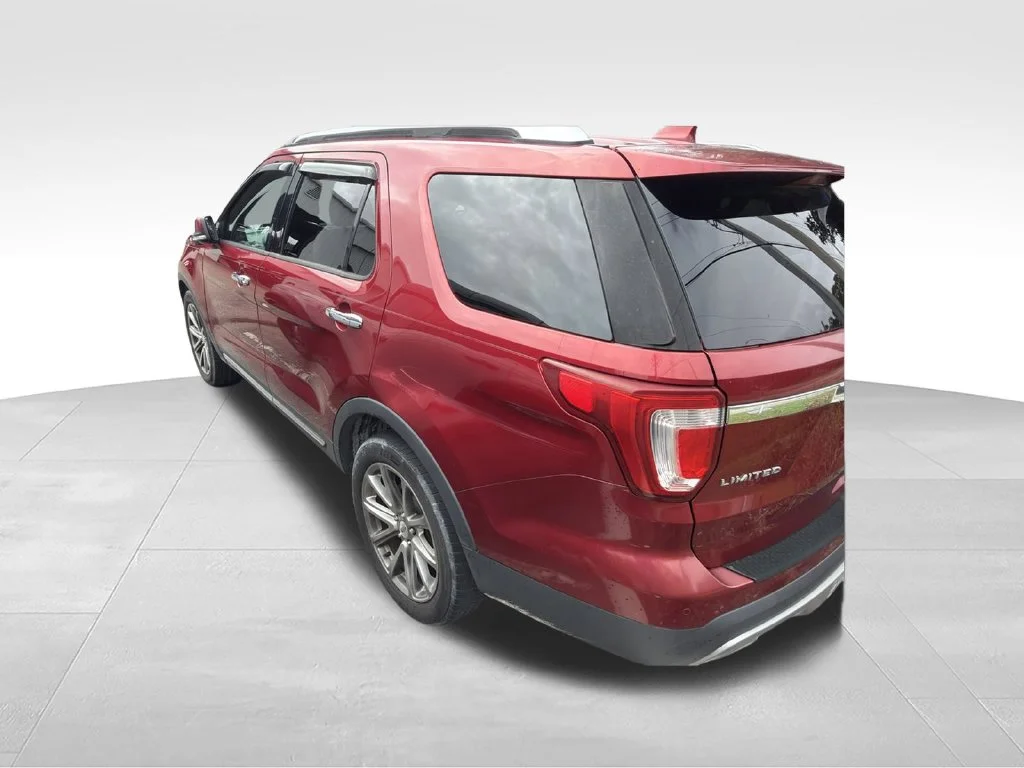 Used 2016 Red Ford Limited image 4